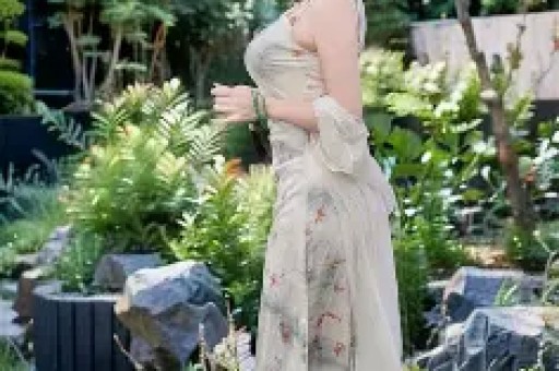 汽车博主闫闯吐槽明星被扒出曾过失致人死亡自身不正何以大放厥词？