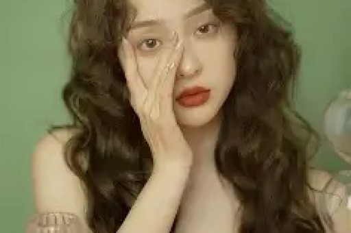 41岁日本女星深田恭子出轨！趁富豪男友出差私会导演